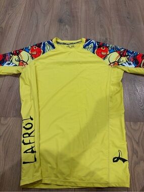 Lafroi Yellow Men's Rash Guard Swim Shirt with Graphic Sleeves